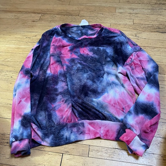 Fantastic fawn great long sleeve top. Great color combo!! Size large - Picture 1 of 2